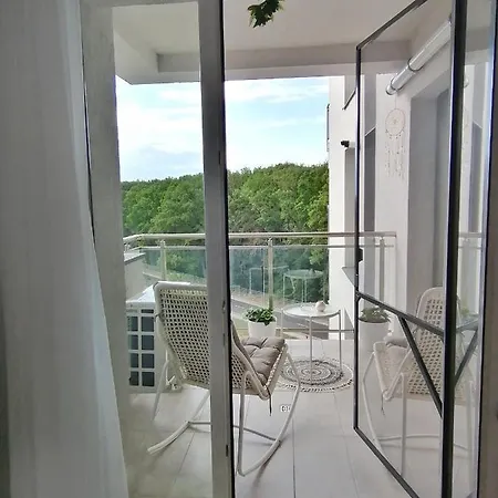 Forest - Lovely With Stunning View And Free Parking