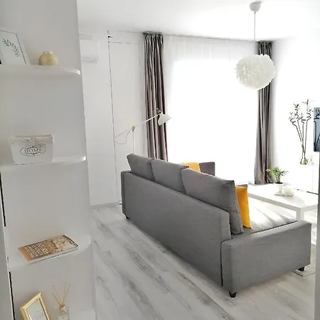 Forest - Lovely With Stunning View And Free Parking *